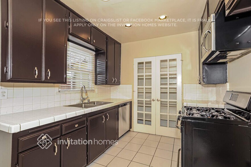 Building Photo - 7425 Jellico Ave