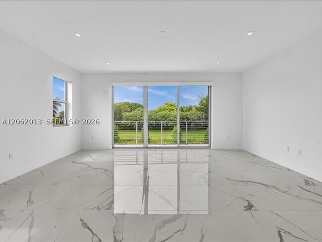 Building Photo - 16644 Botaniko Dr N