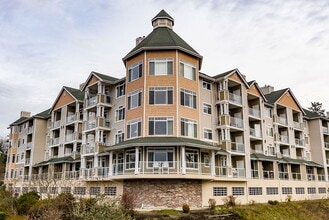 Building Photo - Pinnacle on Lake Washington