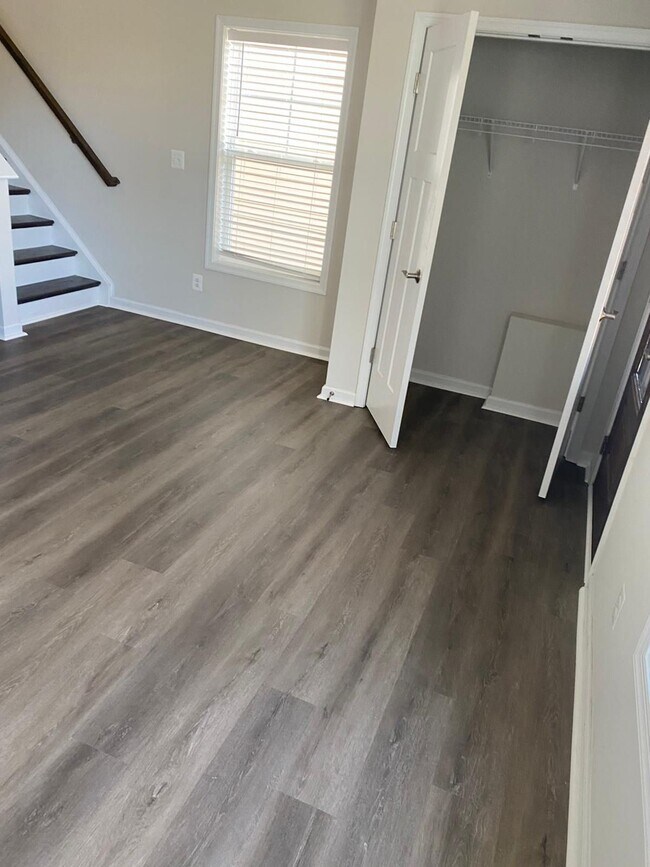 Building Photo - 521 Caddy Aly