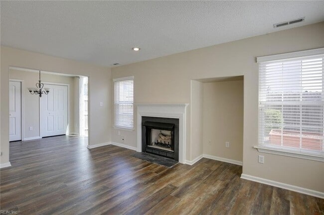 Building Photo - 708 Fallcreek Run