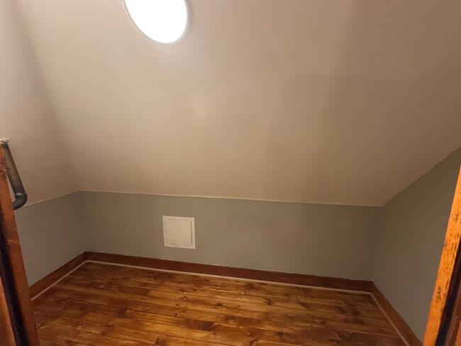 Building Photo - Short North / Victorian Village Single Family House!