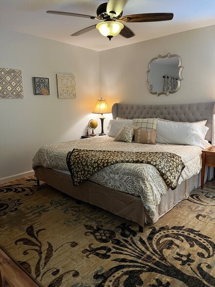 Building Photo - 12102 Carriage Ct SE