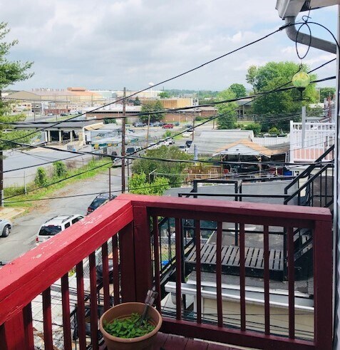 Building Photo - 1502 Centre Ave