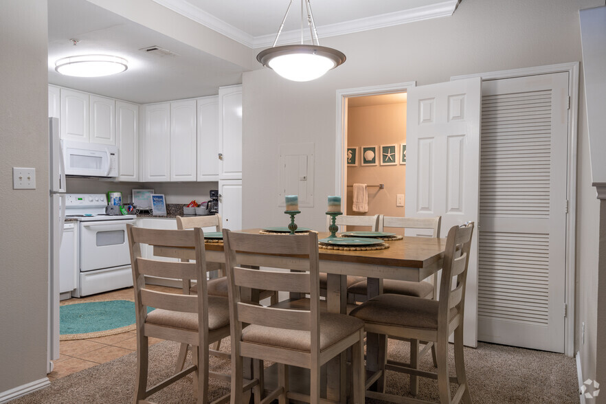 Dining Area 1016SF - Seaside Village