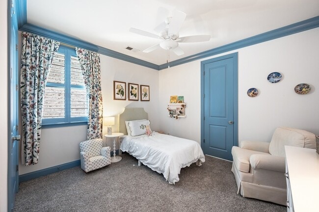 Building Photo - 1043 Calico St