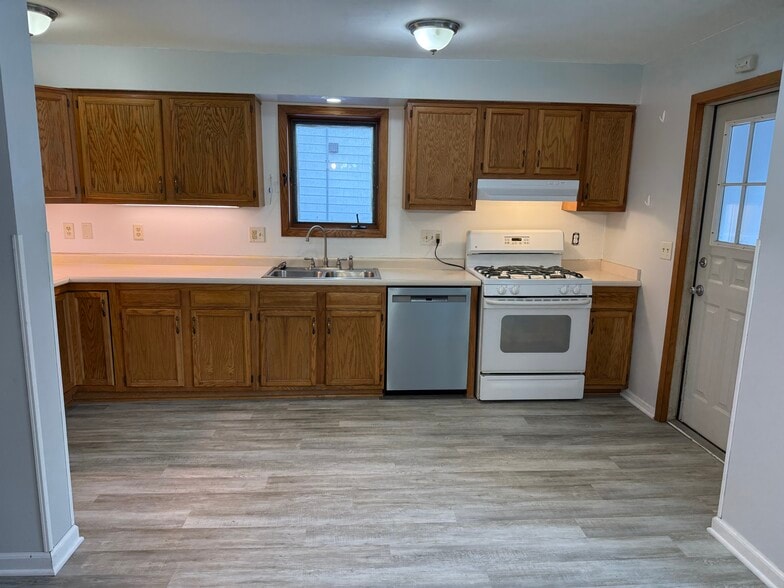 Building Photo - 1328 S 9th St