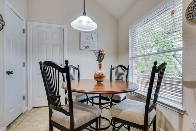 Building Photo - 1426 Gracy Dr