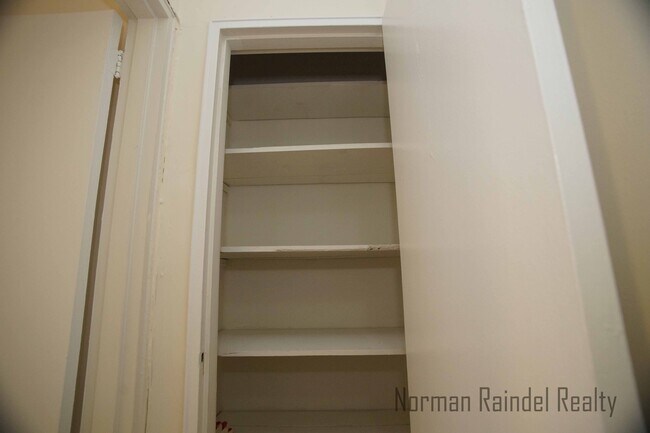 Building Photo - 1745 E 12th St