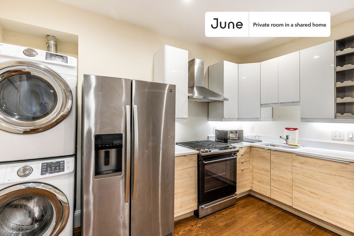 Building Photo - Room in Shared 3 bed/1 bath home