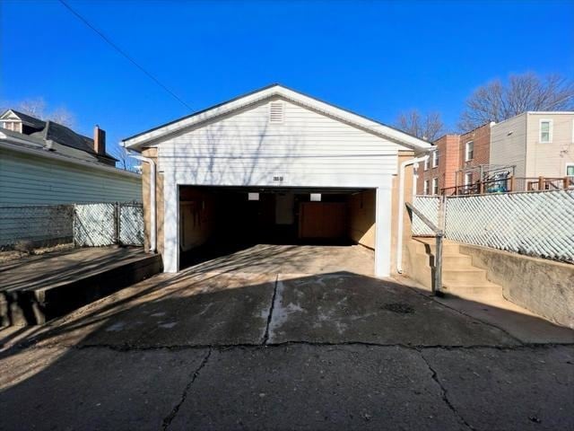 Building Photo - 6152 Victoria Ave