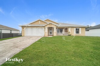 Building Photo - 2731 SW 2nd Ln
