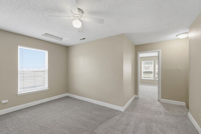 Building Photo - 2030 Orchid Bloom Ln