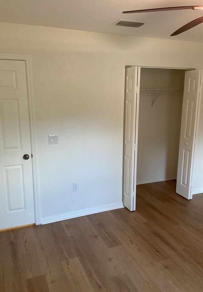 Building Photo - Spacious 3/2 in Eagle Point