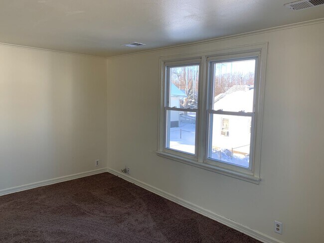 Building Photo - 1347 McKinley Ave