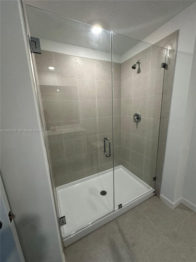 Building Photo - 5885 Sweetwood Dr