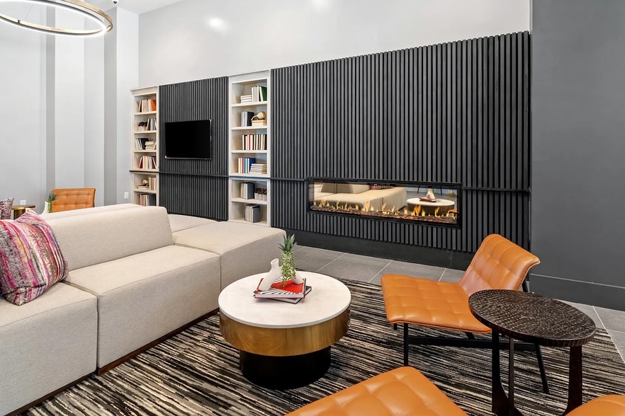 Building Photo - 1345 E 15th St