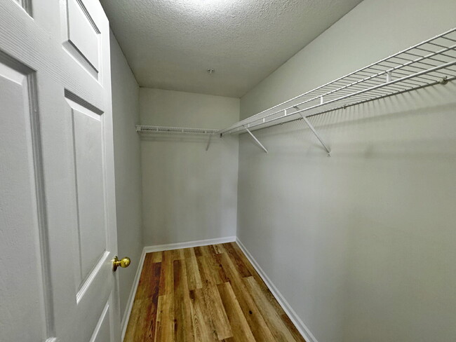 Building Photo - Newly Renovated Ground Floor 1 BR/1 BA Condo!