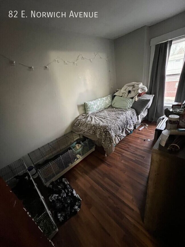 Building Photo - 82 E Norwich Ave