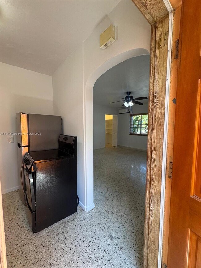 Building Photo - 1818 Middle River Dr