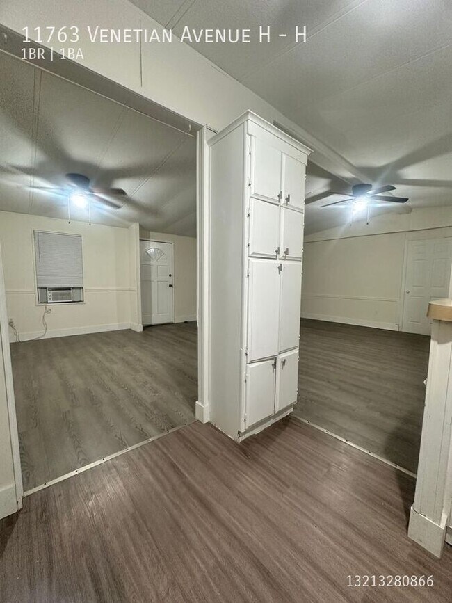 Building Photo - 11763 Venetian Ave