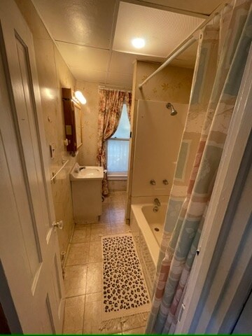 Building Photo - 2 W 2nd St