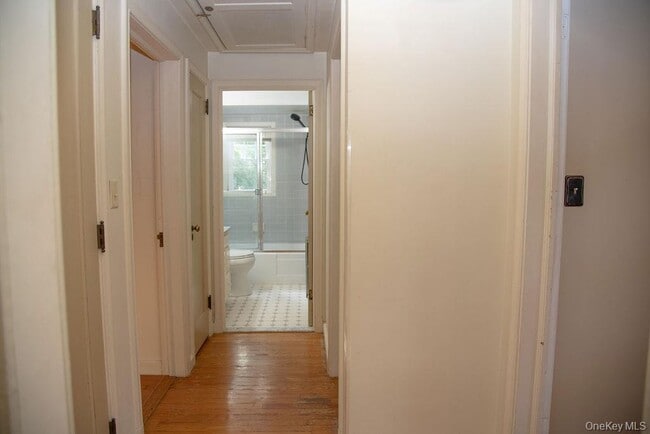 Building Photo - 14 Hovenkamp Ave