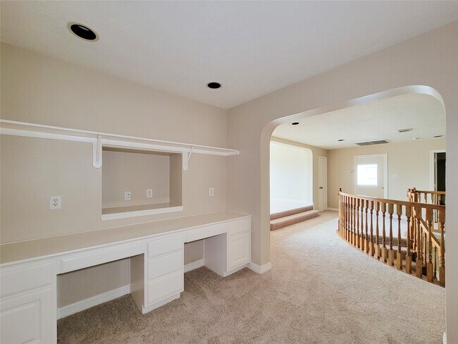 Building Photo - 914 Ivory Ridge Ln