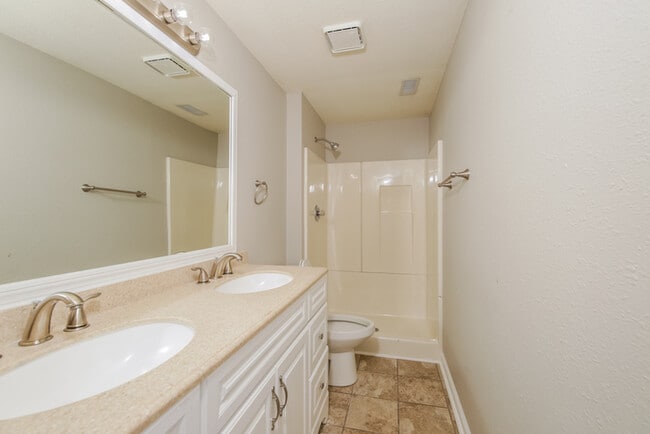 Building Photo - 5926 Buck Rill Dr