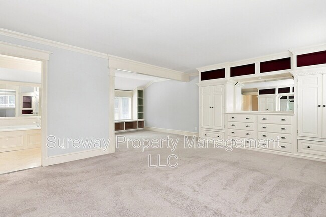 Building Photo - 342 Quaker Rd