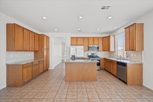 Building Photo - Fabulous Home!