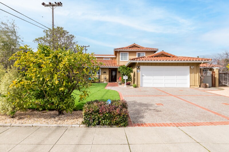 Building Photo - 1841 Bahia St