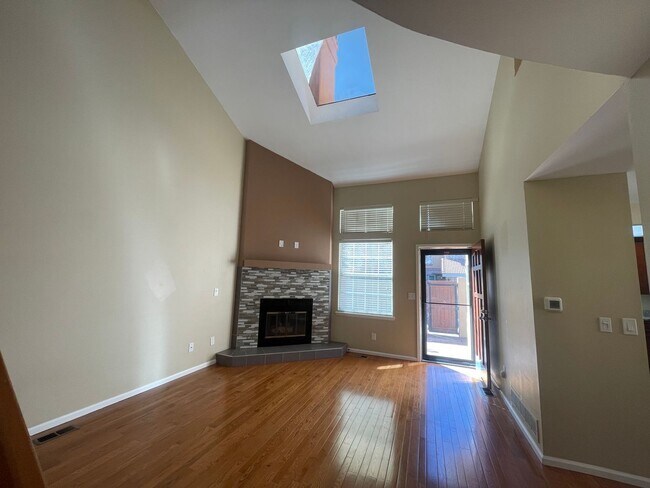 Building Photo - $0 DEPOSIT OPTION. LUXURIOUS 3BED/3.5 BATH TOWNHOME IN LONE TREE NEAR PARK MEADOWS