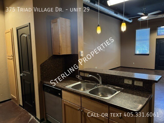 Building Photo - 375 Triad Village Dr