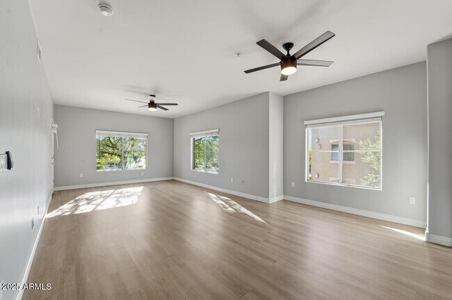 Building Photo - 5350 E Deer Valley Dr