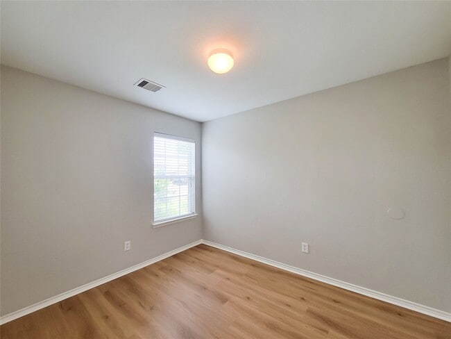 Building Photo - 7438 Fox Knoll Ln
