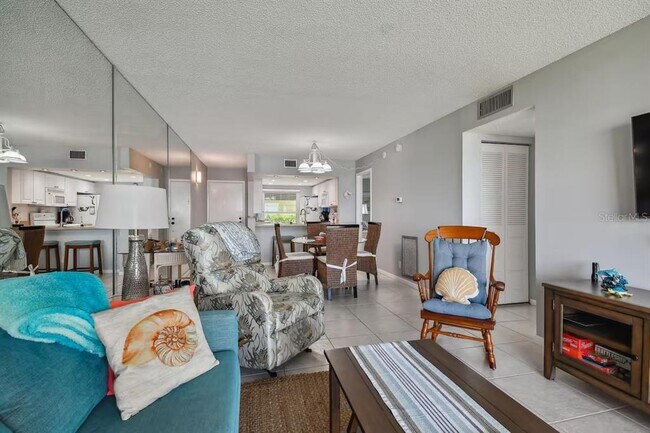 Building Photo - 6177 Sun Blvd