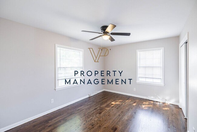 Building Photo - 6643-6645 Floyd St