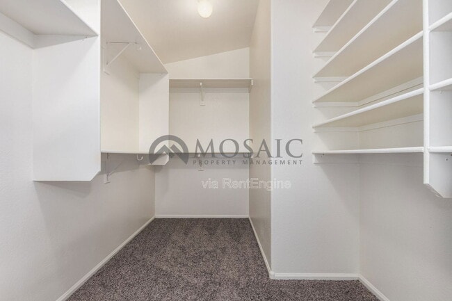 Building Photo - 61 W Hereford Dr