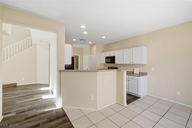 Building Photo - 528 Round Reign Ave