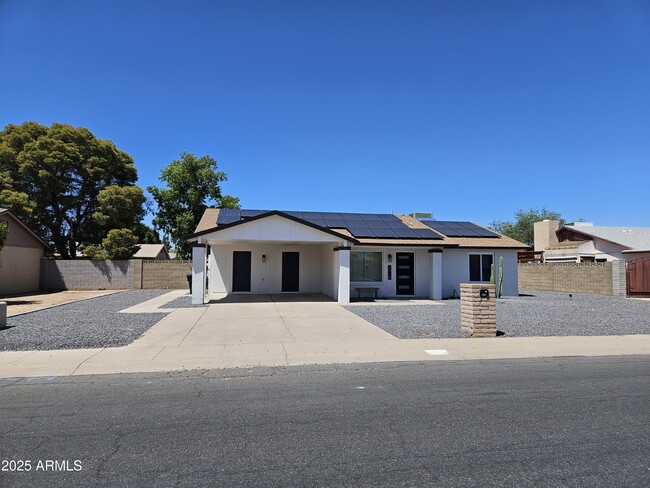 Primary Photo - 4910 W Corrine Dr