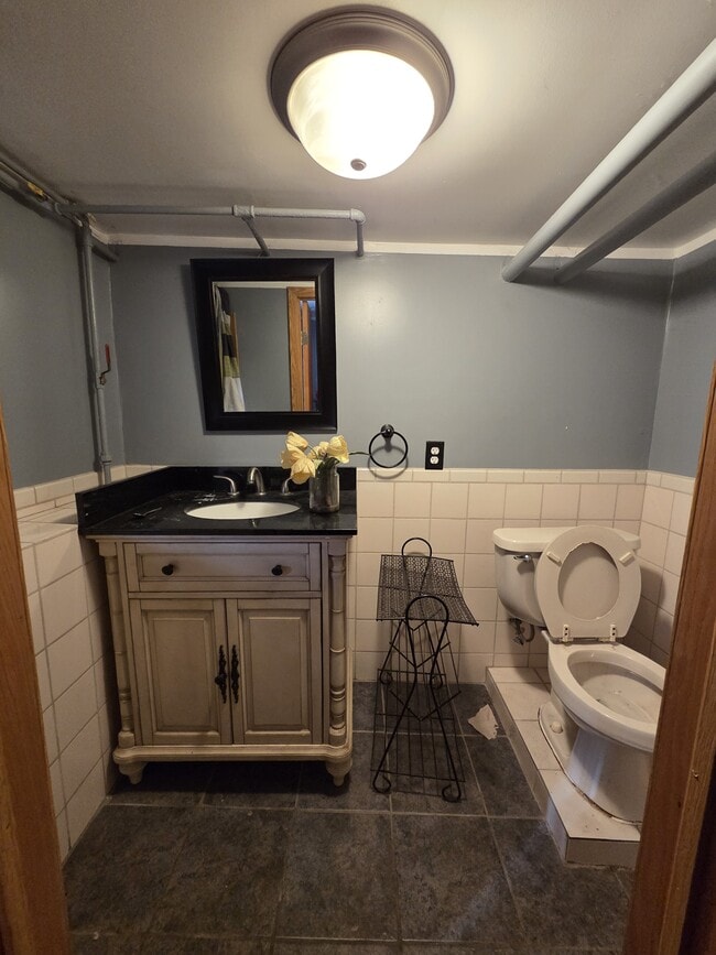 Building Photo - 9757 S Ave M