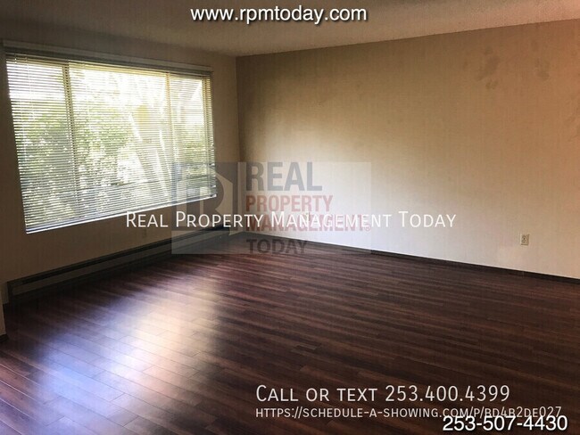 Building Photo - 4644 N Pearl St