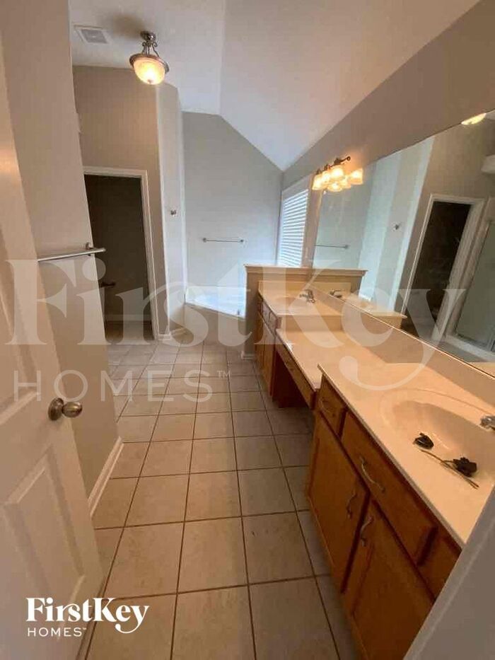 Building Photo - 5376 Lamb Valley Dr