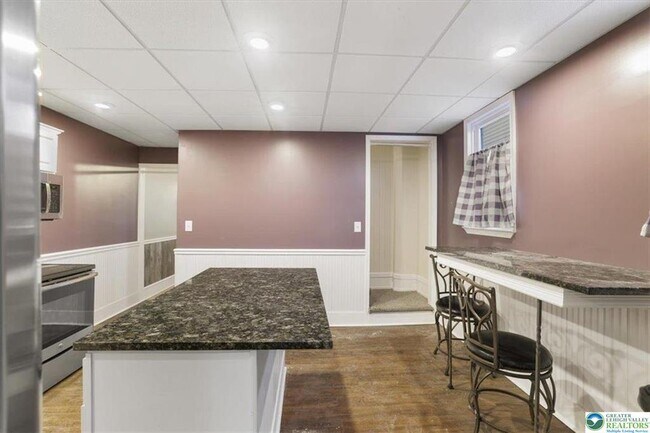 Building Photo - 193 S 4th St