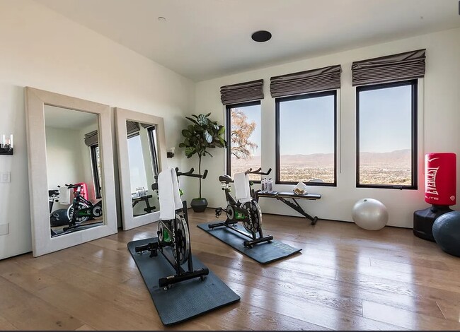 Building Photo - 13331 Mulholland Dr