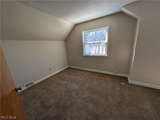 Building Photo - 703 Avondale St