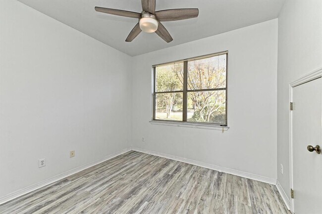 Building Photo - 4307 Eck Ln