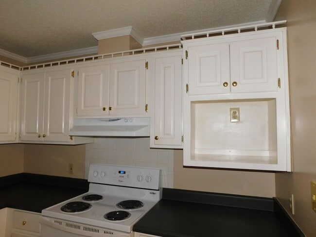 Building Photo - 3 Bedroom Home in Pebble Creek Subdivision