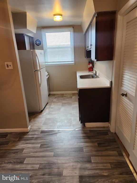 Building Photo - 6651 Claridge St